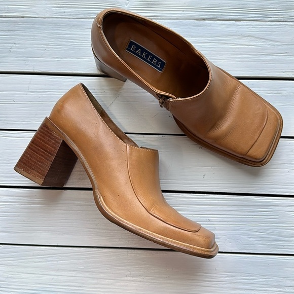 Vintage Bakers Leather Block Heel Square Toe Shuffle Loafer Natural size 7.5 - Picture 1 of 9